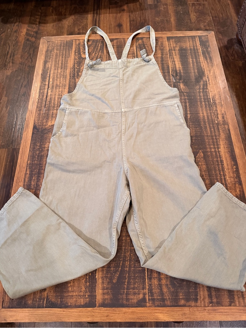 Mango Women's Olive Green Cropped Overalls